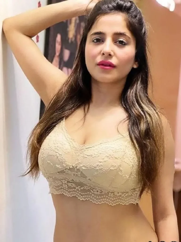 busty-call-girl-give-satisfaction-4