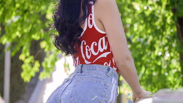 women-model-dyed-hair-jean-shorts-wallpaper-preview-728×640-1